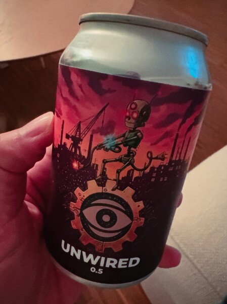 Onstuimig low alcohol biertje uit Mortsel. Ook: zetel.