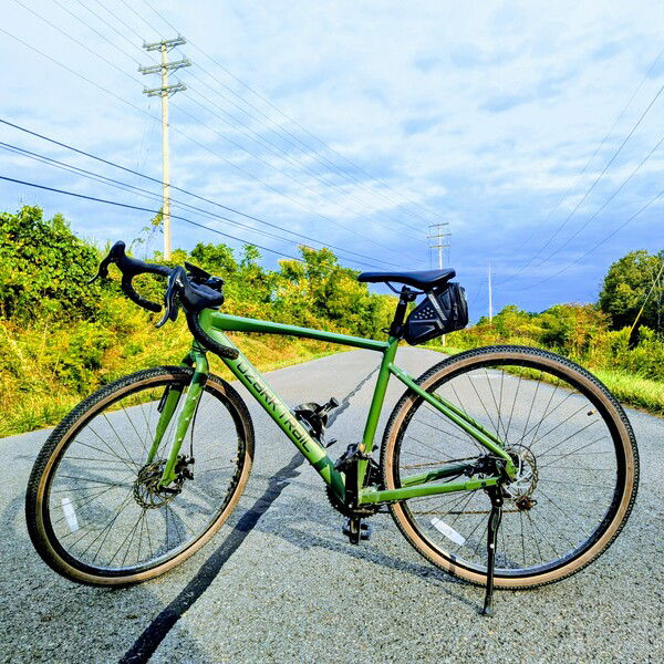 ✈️ My bike along Montour Trail's Airport Connector.

🔗 https://biking.by.brie.dev/posts/2025-09-06-airport-connector-my-bike-is-back-from-the-shop/