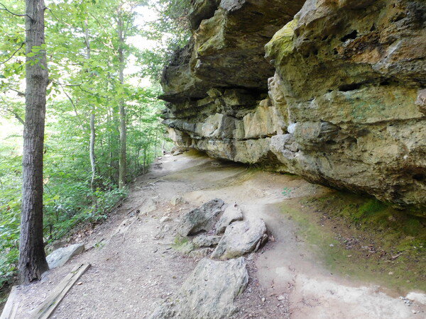Rock cliff on trail in Alum Spring Park, Fredericksburg VA