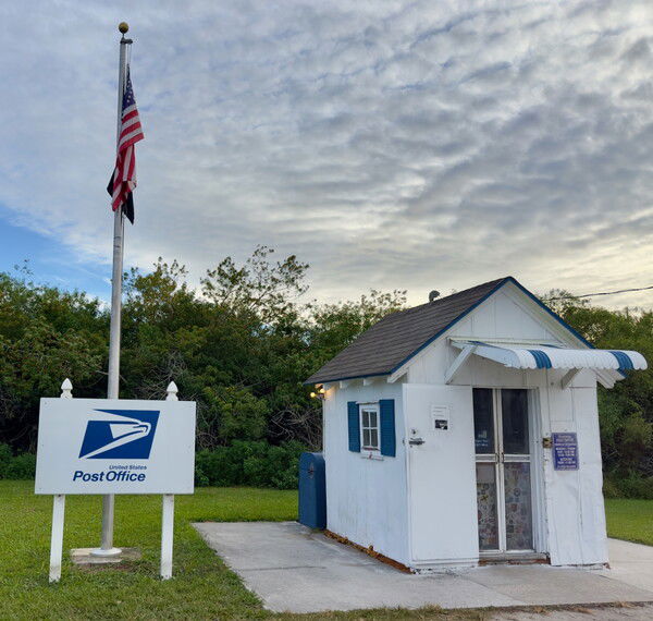 Saw a posting by @thannophoto about a post office and recalled, I visited the smallest post office in the United States in Ochopee, Florida. 