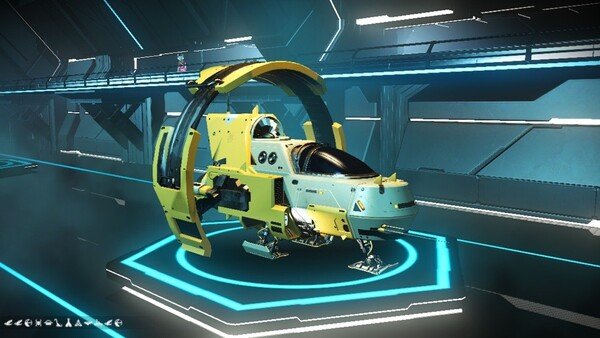 Ein gelbes Raumschiff in einer Raumstation. Um das Heck ist ein Alcubierre Ring gebaut. Die Nase ist metallisch grau.