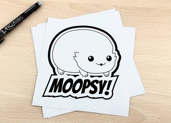 Eine Strichzeichnung von Moopsy, einem kleinen, knuddeligen weißen Wesen aus der Serie Star Trek: Lower Decks. Es hat was von einem flauschigen Axolotl.