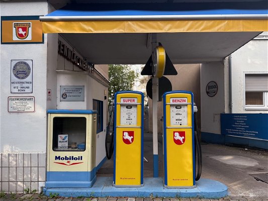 Old gas station in Bonn, Germany, no longer operated as such.