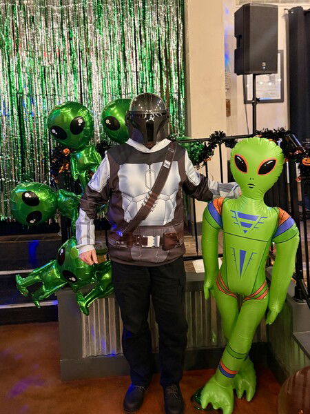 Of course the Mandalorian would be catching aliens.

#Halloween
