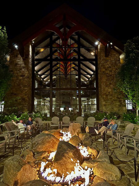 Relaxing by the fire
Dollywood’s HeartSong Lodge & Resort
Pigeon Forge, TN
#Photography 