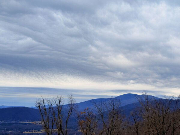 Clouds over the Virginia Blue Ridge Mountains 
#Photography 