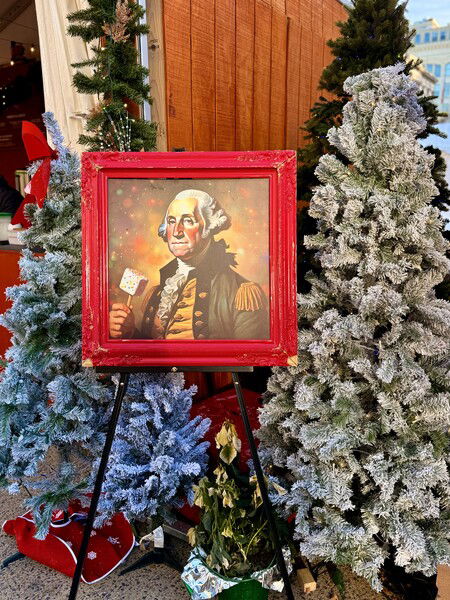 It's a holiday marshmallow by George!
S'Mores N'More at the DowntownDC Holiday Market
Photos 365-Day 01
#Photos365