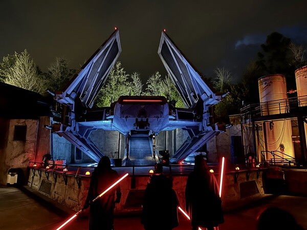 First Order Cargo Ship with Sith
Photos 365-D019
#WDW #StarWars
#Photos365 #Photography #mb_Pix 