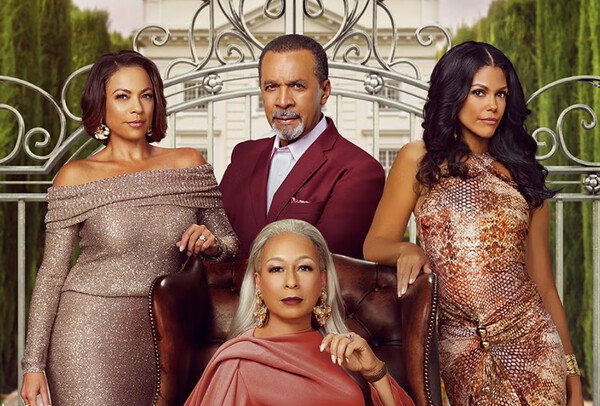 clockwise from center: Clinton Davis (Vernon Dupree), Karla Mosley (Dani Dupree), Tamara Tunie (Anita Dupree), Daphnee Duplaix (Nicole Dupree Richardson)