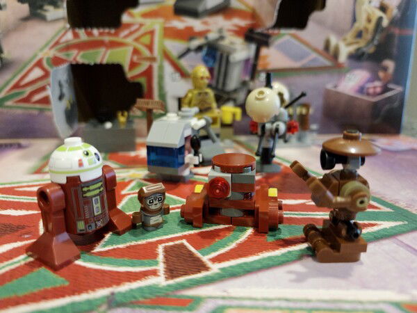 B2EMO joins the plot against Sith-3PO