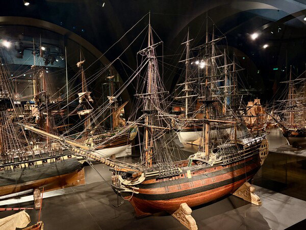 Model of the 40-gun East India-man Vergelijking