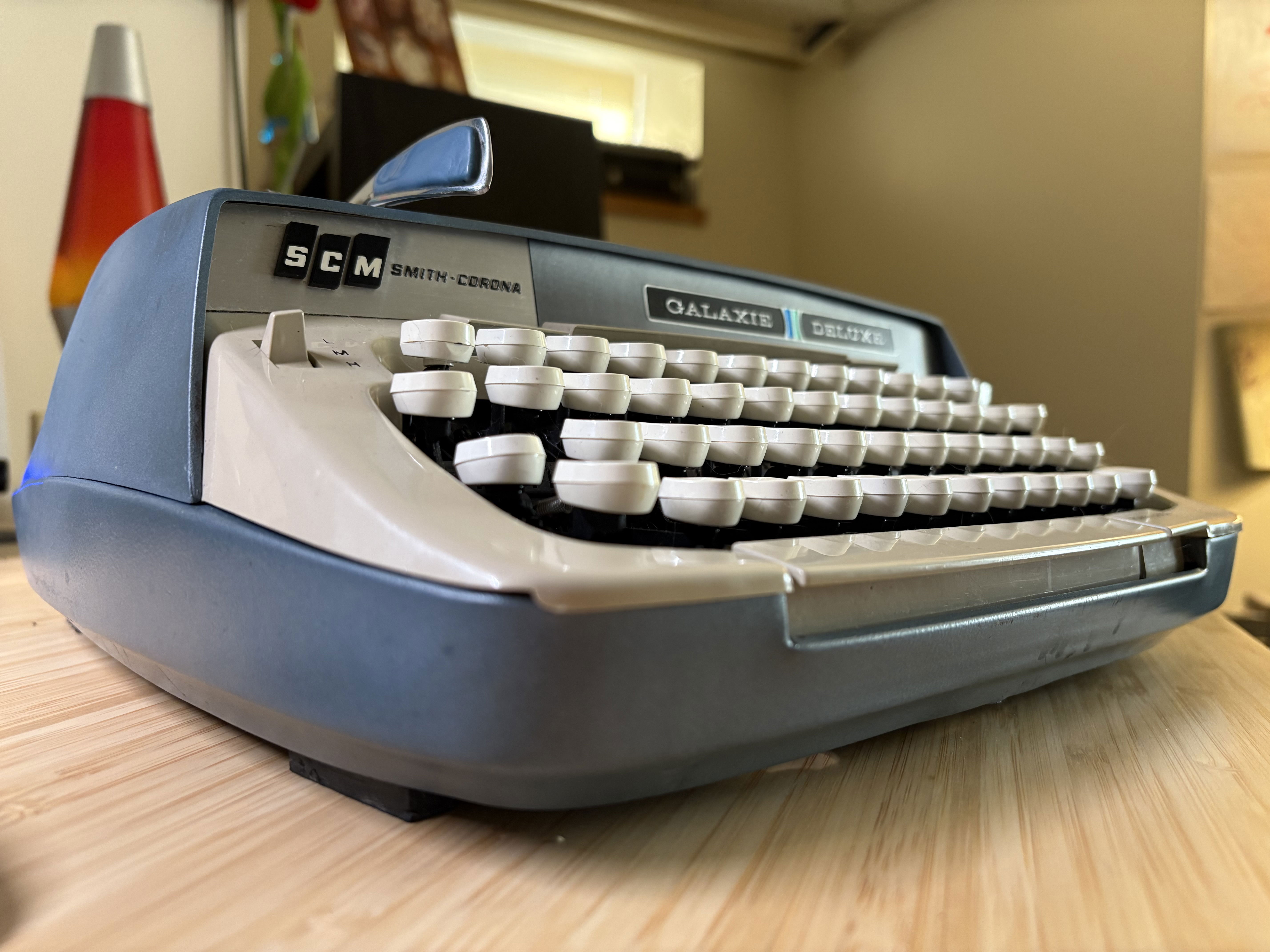 Smith Corona Galaxie Deluxe typewriter