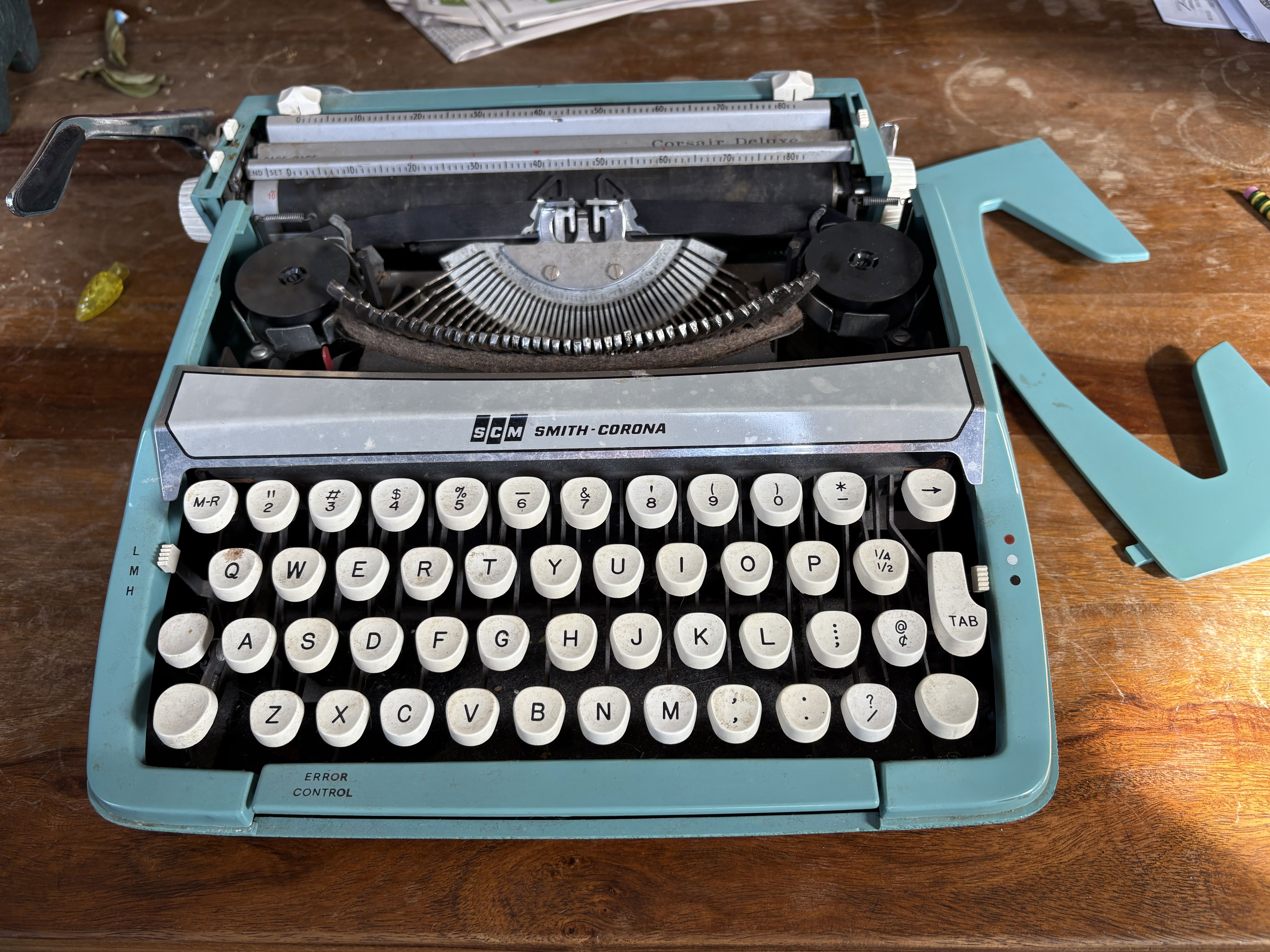 Smith Corona Corsair Deluxe typewriter