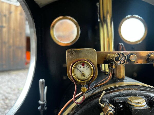 Picture of a pressure gauge inside a 5 inch gauge steam locomotive.