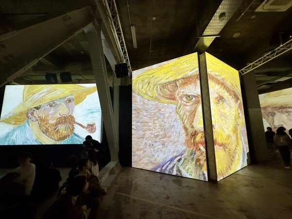 Van Gogh exhibit in Tokyo was so cool and modern
