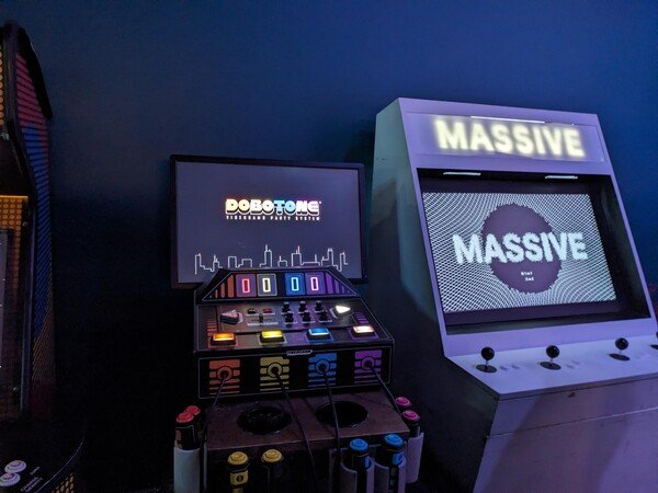 arcade games are cool

DOBOTONE and MASSIVE