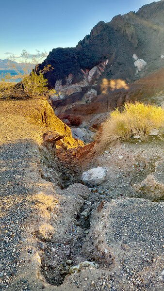 Trail above Lake Mead
